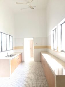 Luxurious bungalow for rent in Kenny Hills, Bukit Tunku. Private pool, spacious layout, 3 bedrooms, 3 bathrooms, 2 maid rooms, and lush greenery surroundings. Rental price RM 10,000/month. Convenient access to highways, malls, and public transport. Freehold property.