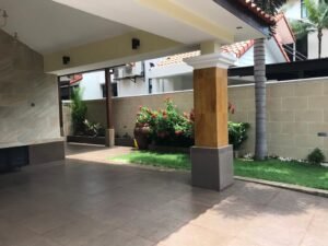 Luxury bungalow for sale in Impian Bukit Tunku, Kuala Lumpur. 4+1 bedrooms, 6 bathrooms, 1 maid room, garden, balcony, kitchen cabinet, bathtub, and air conditioning. Price RM 7,000,000.