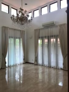 Luxury bungalow for sale in Impian Bukit Tunku, Kuala Lumpur. 4+1 bedrooms, 6 bathrooms, 1 maid room, garden, balcony, kitchen cabinet, bathtub, and air conditioning. Price RM 7,000,000.