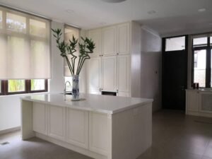Luxury bungalow for sale in Impian Bukit Tunku, Kuala Lumpur. 4+1 bedrooms, 6 bathrooms, 1 maid room, garden, balcony, kitchen cabinet, bathtub, and air conditioning. Price RM 7,000,000.