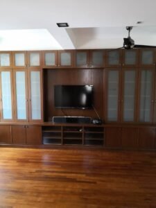 Luxury bungalow for sale in Impian Bukit Tunku, Kuala Lumpur. 4+1 bedrooms, 6 bathrooms, 1 maid room, garden, balcony, kitchen cabinet, bathtub, and air conditioning. Price RM 7,000,000.