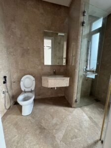 Luxurious duplex for rent in Tijani 2 North, 2,943 sq.ft., 3+2 rooms, 4+1 bathrooms, 3 car parks, spacious layout, and premium living in a prestigious location. RM 10,000/month.