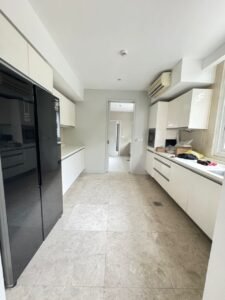Luxurious duplex for rent in Tijani 2 North, 2,943 sq.ft., 3+2 rooms, 4+1 bathrooms, 3 car parks, spacious layout, and premium living in a prestigious location. RM 10,000/month.