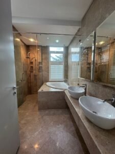 Luxurious duplex for rent in Tijani 2 North, 2,943 sq.ft., 3+2 rooms, 4+1 bathrooms, 3 car parks, spacious layout, and premium living in a prestigious location. RM 10,000/month.