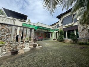 Luxury mansion in Taman Duta, KL – 5+3 rooms, 7+1 baths, private pool, jacuzzi, wine cellar, and premium features. Freehold, 16,000 sq.ft. built-up.