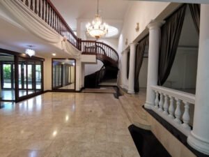 Spacious bungalow for sale at Bukit Tunku, Kenny Hills. Triplex design, 6 bedrooms, 8 bathrooms, 1 maid room, and 10 carparks. Partly furnished with a kitchen cabinet, balcony, air conditioners, bath tub, and garden. Sale price RM 7,500,000.
