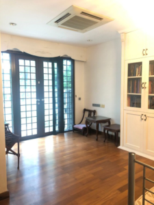Spacious semi-D house for sale at Tijani 2 South, Bukit Tunku. 4 bedrooms, 6 bathrooms, and 2 maid rooms. Featuring modern interiors, elevator, air conditioning, kitchen cabinets, and garden. Ideal for families in a prestigious location. Priced at RM 4,700,000.