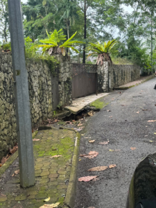 Exclusive bungalow land for sale at Jalan Girdle, Bukit Tunku. 21,600 sq.ft. of land, ideal for building your dream home. Surrounded by lush greenery and mature trees. Priced at RM 9,720,000 or RM 450 per sq.ft. Freehold and Residential Land Title.