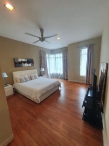 Luxury serviced residence for sale at Binjai Residency, KLCC. 2,098 sq.ft., 3+1 bedrooms, 4 bathrooms, 2 car parks. Fully furnished with modern essentials. Facilities include swimming pool, sauna, gym, tennis courts, clubhouse, and 24-hour security. RM 2.1 million.