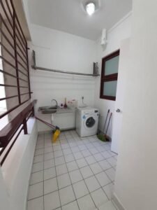 Luxury fully furnished condominium in Mutiara Damansara with 4+1 bedrooms, modern facilities including swimming pool and gym, located near MRT station and shopping malls