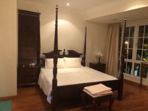 Luxurious 2.5-storey freehold residence in Sierra Seputeh featuring 3,100 sq.ft. land area, 3,250 sq.ft. modern built-up space with 4 bedrooms in a 24-hour guarded hillside community near Mid Valley