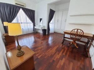 Luxury fully furnished condominium in Mutiara Damansara with 4+1 bedrooms, modern facilities including swimming pool and gym, located near MRT station and shopping malls