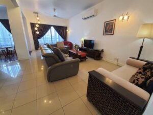 Luxury fully furnished condominium in Mutiara Damansara with 4+1 bedrooms, modern facilities including swimming pool and gym, located near MRT station and shopping malls