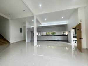 Luxurious 1,950 sq.ft. low-rise villa in One Selekoh Hill featuring 3 bedrooms, swimming pool, and panoramic city views in Kuala Lumpur's prestigious Selekoh Tunku neighborhood
