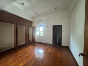 Spacious 5,081 sq.ft. colonial-style duplex in Sri Kenny featuring 4+2 bedrooms, partial furnishing, and prime location near KLCC and Bukit Tunku