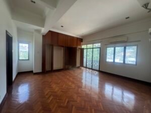 Spacious 5,081 sq.ft. colonial-style duplex in Sri Kenny featuring 4+2 bedrooms, partial furnishing, and prime location near KLCC and Bukit Tunku