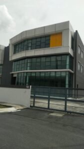 Premium industrial commercial space at Taman Perindustrian UB featuring 12,339 sq.ft. built-up area on 17,588 sq.ft. land with lift access, tall ceilings and strategic location adjacent to Rawang Exit