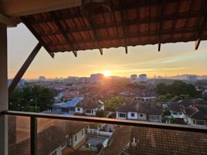 Elegant 5,000 sq.ft. furnished bungalow in Taman Sejati Hill Villa featuring 5+1 bedrooms, 6 bathrooms, dual living halls, and premium finishes on 6,000 sq.ft. freehold land in exclusive hillside development
