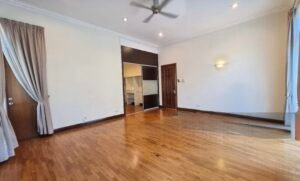 Spacious 4,000 sq.ft. bungalow in Duta Nusantara, featuring 5+1 bedrooms, 5 bathrooms, and freehold tenure in a prestigious Kuala Lumpur location.