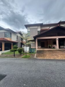 Spacious 4,000 sq.ft. bungalow in Duta Nusantara, featuring 5+1 bedrooms, 5 bathrooms, and freehold tenure in a prestigious Kuala Lumpur location.