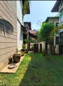 Spacious 4,000 sq.ft. bungalow in Duta Nusantara, featuring 5+1 bedrooms, 5 bathrooms, and freehold tenure in a prestigious Kuala Lumpur location.