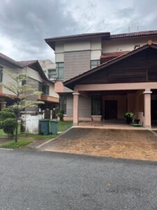 Spacious 4,000 sq.ft. bungalow in Duta Nusantara, featuring 5+1 bedrooms, 5 bathrooms, and freehold tenure in a prestigious Kuala Lumpur location.