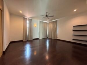 Spacious 4,000+ sq.ft. semi-detached home in Duta Nusantara, featuring 5+2 bedrooms, 5 bathrooms, and freehold tenure in a prestigious Kuala Lumpur location.
