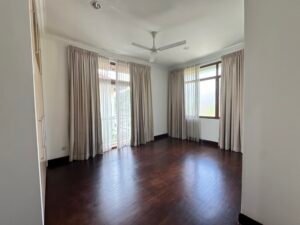 Spacious 4,000+ sq.ft. semi-detached home in Duta Nusantara, featuring 5+2 bedrooms, 5 bathrooms, and freehold tenure in a prestigious Kuala Lumpur location.