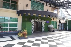 Spacious freehold bungalow in Ampang featuring 20,000 sq.ft. land, 9,000 sq.ft. built-up, 4+1 bedrooms, behind Lotus's and near future LRT.