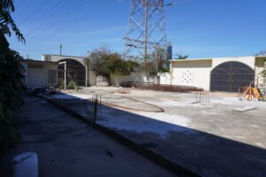 Spacious freehold bungalow in Ampang featuring 20,000 sq.ft. land, 9,000 sq.ft. built-up, 4+1 bedrooms, behind Lotus's and near future LRT.