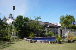 Spacious freehold bungalow in Taman Melawati featuring private swimming pool, big garden surrounded by greenery, 10,000 sq.ft. built-up, fully furnished luxury home.