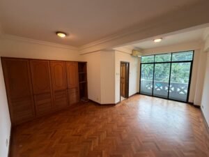 Freehold Tenure,Renovated Condition,Low-Rise & Low-Density Development,3+1 Bedrooms,4 Bathrooms,Swimming Pool,Tennis Court,Jogging Track,Playground,Sauna,Squash Court,Gated & Guarded,1 Covered Car Park