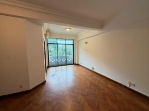 Freehold Tenure,Renovated Condition,Low-Rise & Low-Density Development,3+1 Bedrooms,4 Bathrooms,Swimming Pool,Tennis Court,Jogging Track,Playground,Sauna,Squash Court,Gated & Guarded,1 Covered Car Park