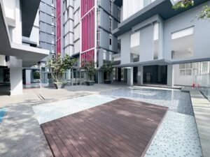 Freehold condominium for sale in Bukit Tunku Kenny Hills Kuala Lumpur, 893 sq.ft., 2 bedrooms, 2 bathrooms, 2 covered car parks, gated and guarded, selling at RM 750,000.