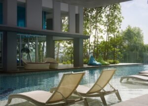 Freehold condominium for sale in Bukit Tunku Kenny Hills Kuala Lumpur, 893 sq.ft., 2 bedrooms, 2 bathrooms, 2 covered car parks, gated and guarded, selling at RM 750,000.