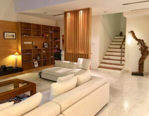 Spacious partially furnished condominium in Bukit Tunku featuring 2.943 sq.ft., 3+1 bedrooms, 5 bathrooms, 3 car parks, and premium Kuala Lumpur location.