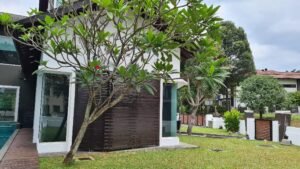 Fully furnished freehold bungalow for sale at Saujana Resort Golf Community Shah Alam Petaling Jaya, approximately 8,000 sq.ft. built-up on 10,280 sq.ft. land, 6 bedrooms, private gym, gated and guarded, selling at RM 7,500,000.