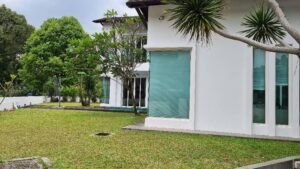 Fully furnished freehold bungalow for sale at Saujana Resort Golf Community Shah Alam Petaling Jaya, approximately 8,000 sq.ft. built-up on 10,280 sq.ft. land, 6 bedrooms, private gym, gated and guarded, selling at RM 7,500,000.